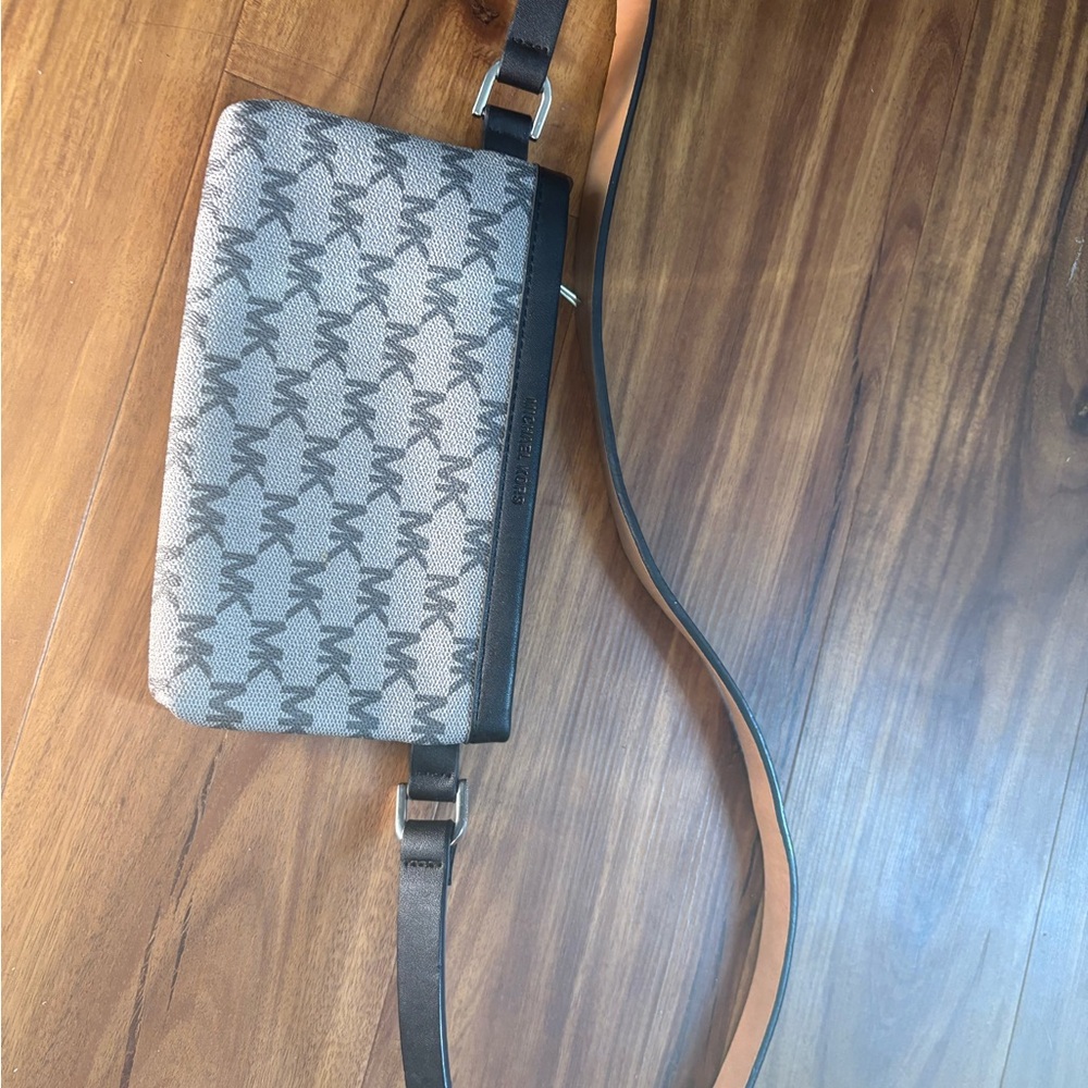 Stylish Gray Micheal Kors